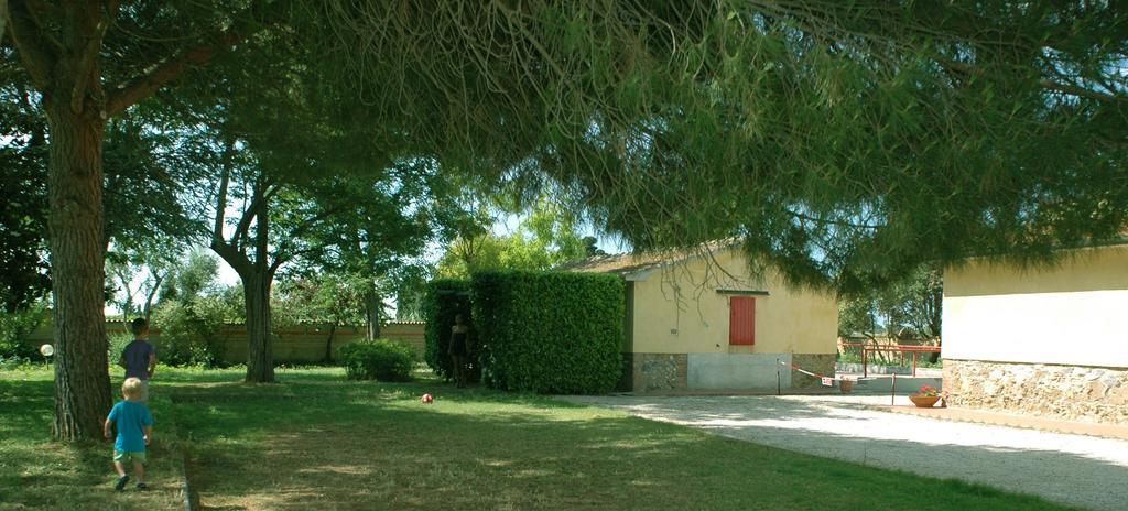 Casa Vacanze Guardamare San Vincenzo Exteriör bild